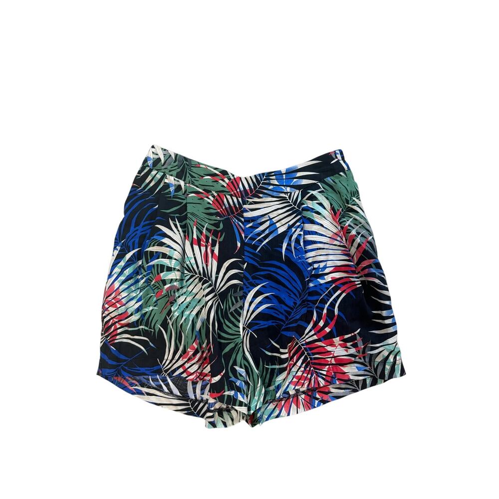Self contrast tropical print shorts